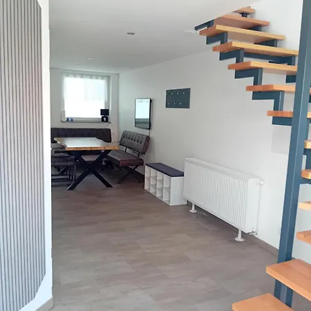 Zur Weissen Taube Haus 2 Grosse Monteurs Und Handwerkerwohnung Nahe Berlin Und Brandenburg Lägenhet *