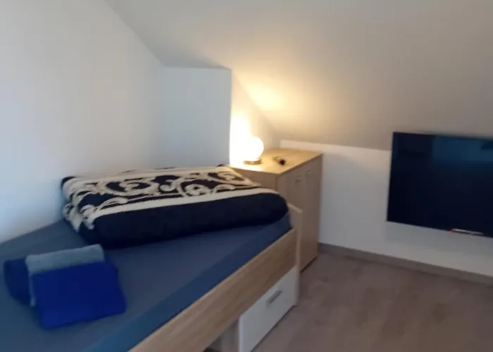 Zur Weissen Taube Haus 2 Grosse Monteurs Und Handwerkerwohnung Nahe Berlin Und Brandenburg شقة