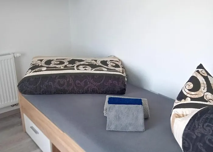 Zur Weissen Taube Haus 2 Grosse Monteurs Und Handwerkerwohnung Nahe Berlin Und Brandenburg Apartment *